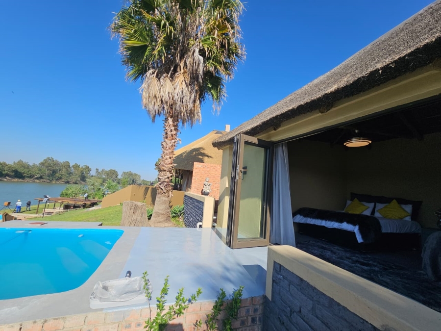5 Bedroom Property for Sale in Bloemhof North West